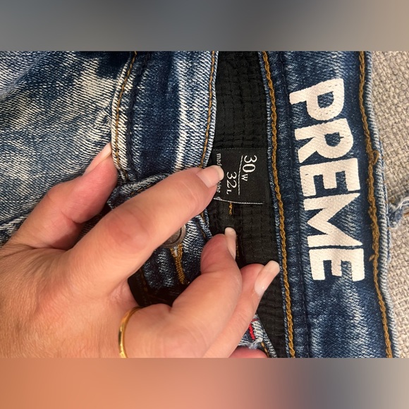 Jeans worn lightly - Picture 2 of 4